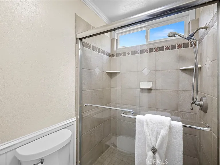 24725 Camarillo St — Photo 21