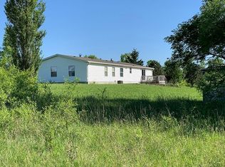5445 Straub Dr, Wamego, KS 66547