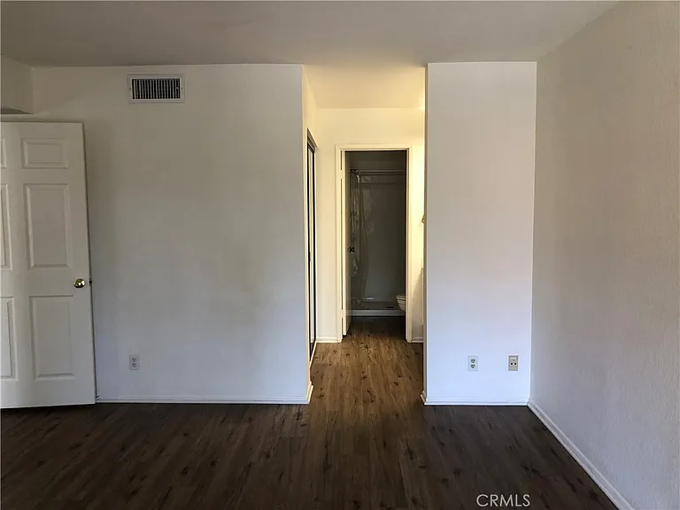 25951 Orbita — Photo 27