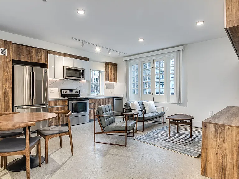 1170 Barclay St #107 — Photo 2