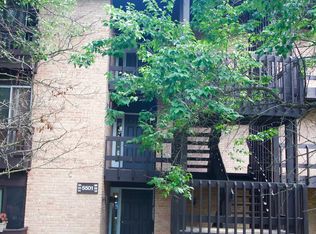 5501 Lakeside Dr APT 2B, Lisle, IL 60532
