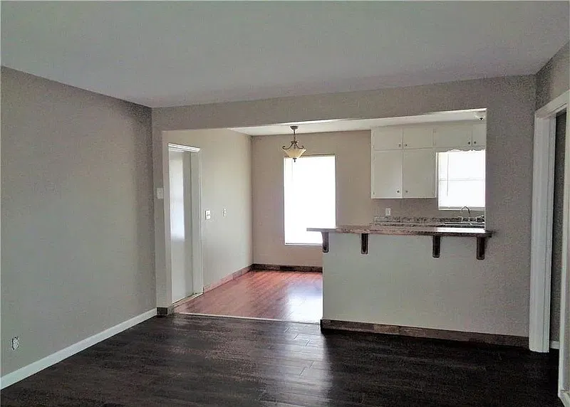 3 bed, 1.0 bath, 1300 sqft, $1,395 — Photo 3