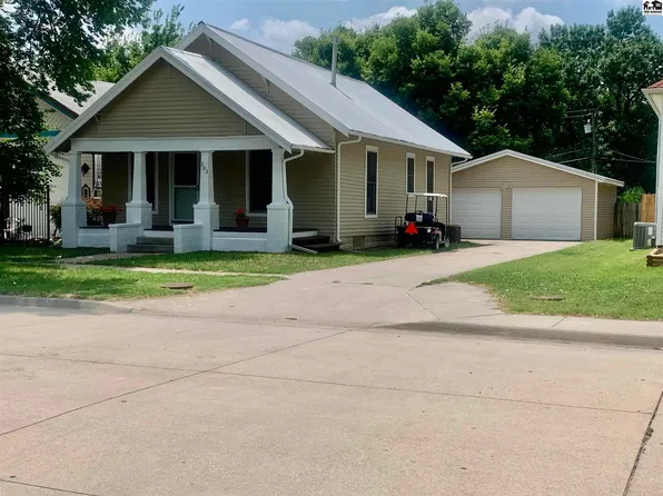 203 S Maple St, Inman, KS 67546