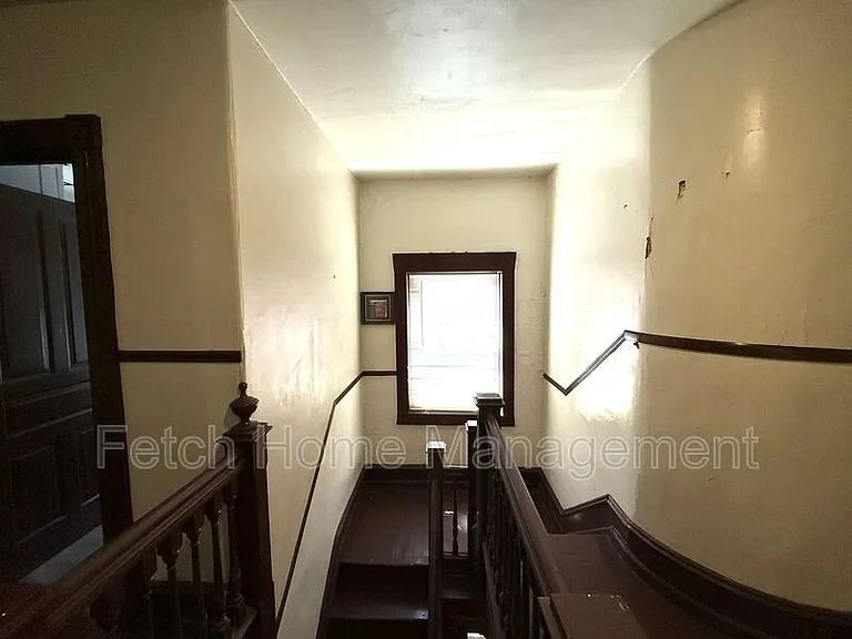 722 E King St #6 — Photo 5