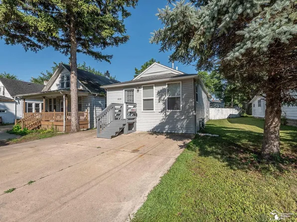 826 Adams St, Monroe, MI 48161