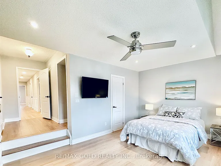 2293 Woodcrest Dr — Photo 32