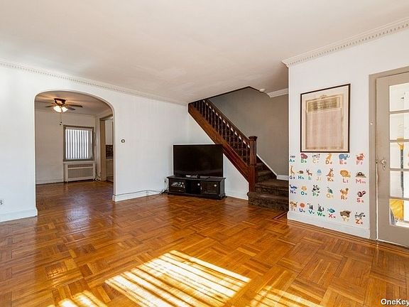 4th image of 86-13 30th Ave