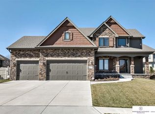 7434 S 102nd Ave, La Vista, NE 68128
