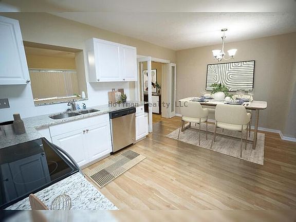 5th image of 1424 E Park Cir