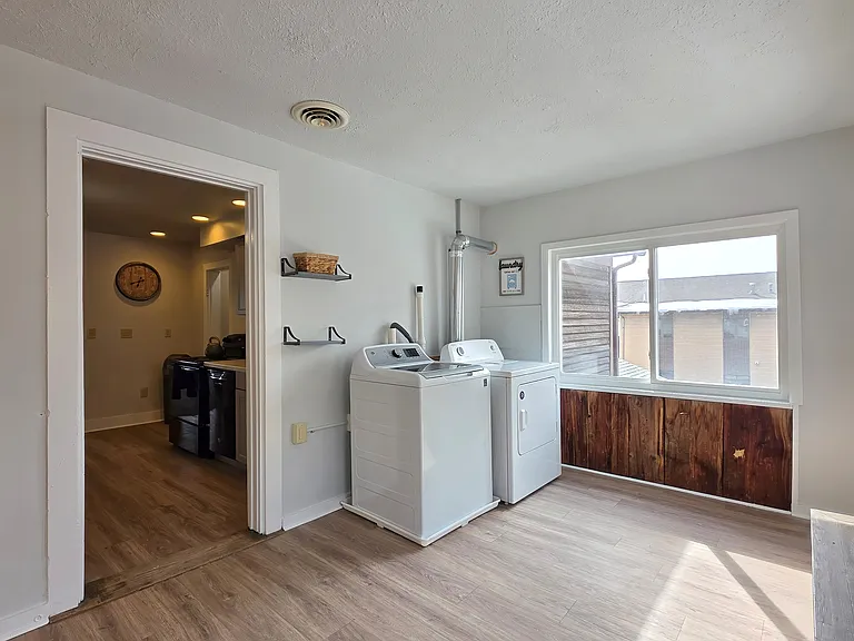 486 Main St #B — Photo 11