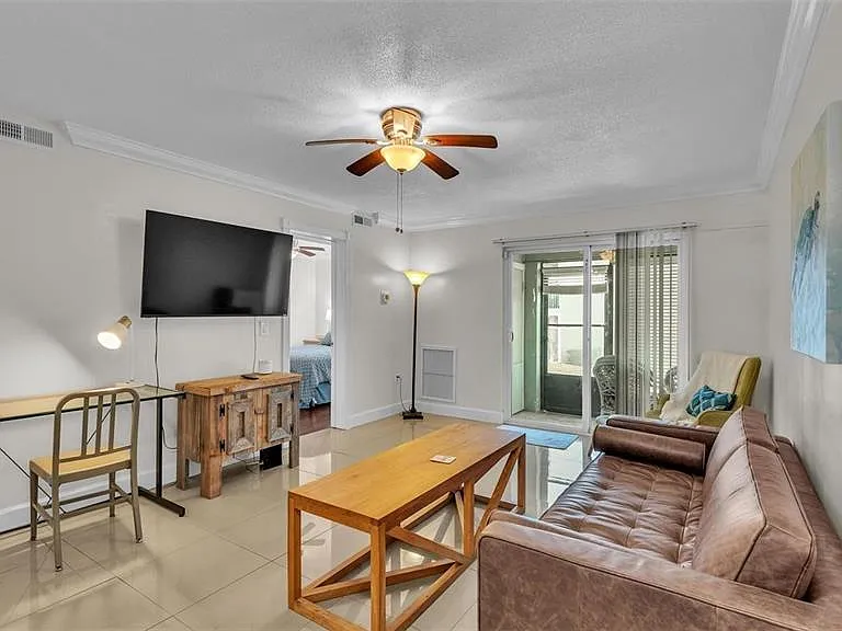 900 Avenue Z SE #A3 — Photo 9