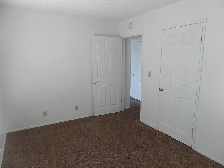 626 W Coso Ave — Photo 12
