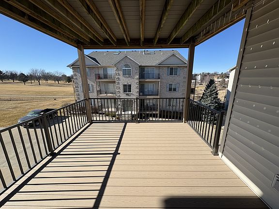 4th image of 3030 Holiday Ct #7
