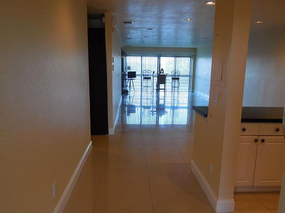3rd image of 313 Lake Cir APT 313