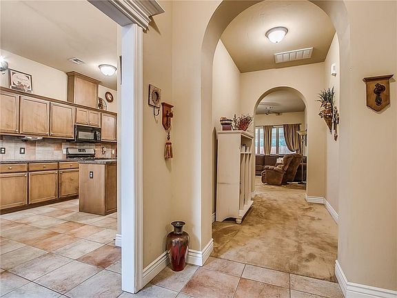 4th image of 16304 Petaluma Pl