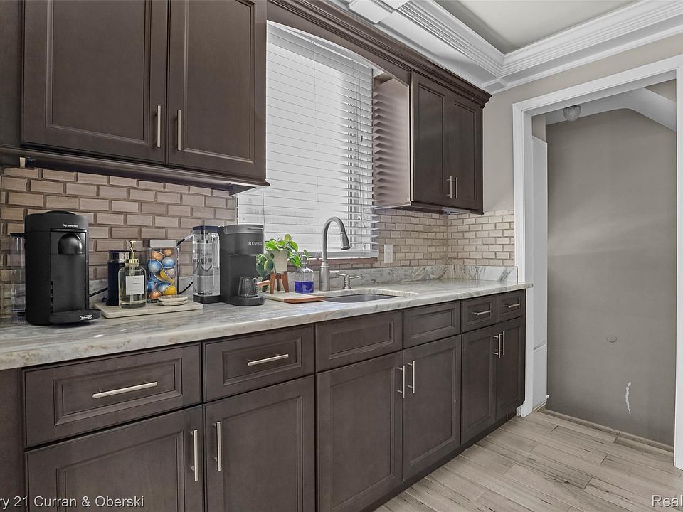 6233 Oakman Blvd, photo 11