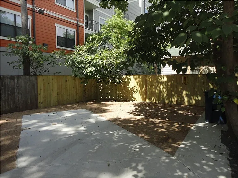 707.5 Graham Pl — Photo 17