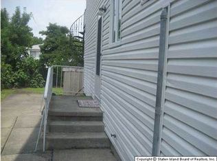 17 Vineland Ave, Staten Island, NY 10312