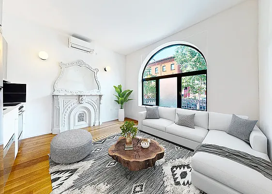 Rented by MySpaceNYC | media 10