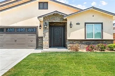 3 bed, 2173 sqft, $3,940 — Photo 3