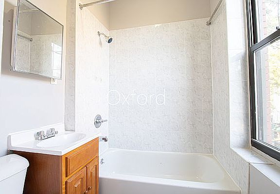4th image of 891 Cauldwell Ave APT 3F