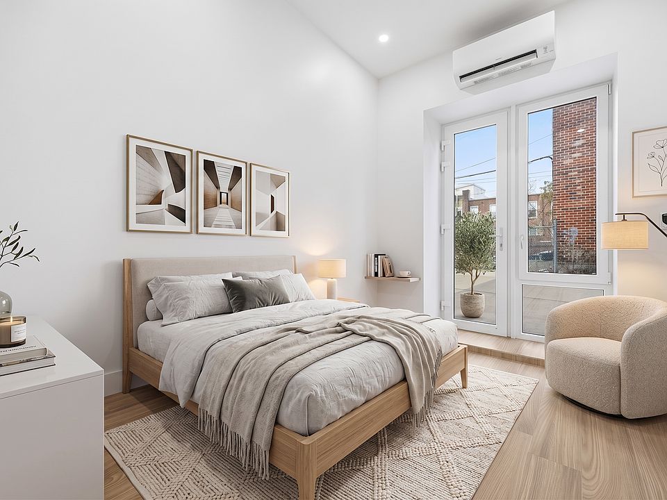 1st image of 379 Hawthorne St #1I