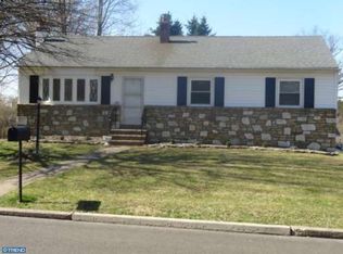 758 Overlook Dr, Warminster, PA 18974