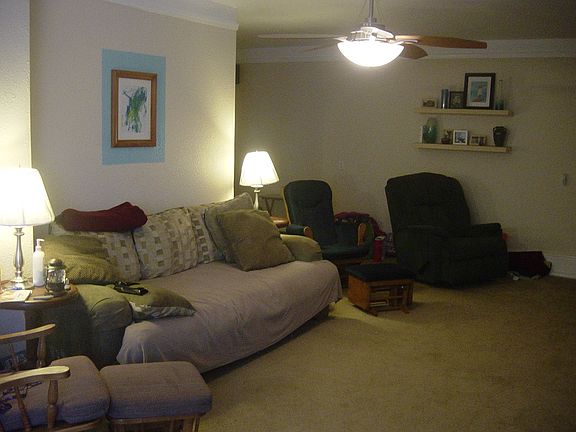 Cozy FamRm w/fireplace