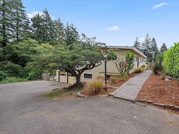 5th image of 1440 Yew Ave