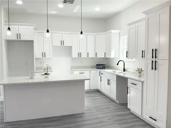 1024 Bagget ST E, LEHIGH ACRES, FL 33974