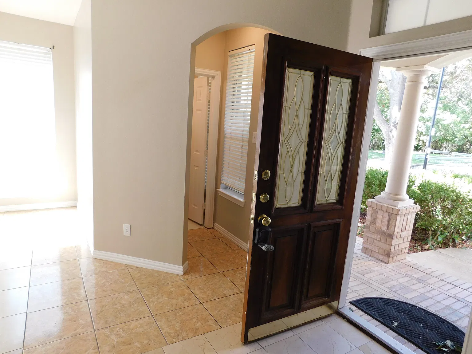 4 bed, 3554 sqft, $3,150 — Photo 4