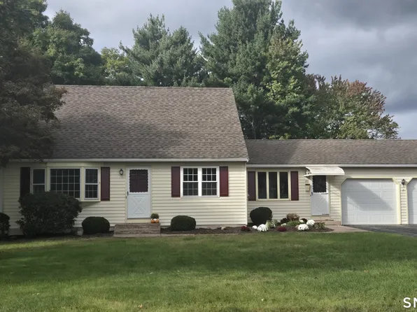 121 Carriage Drive, Manchester, CT 06040