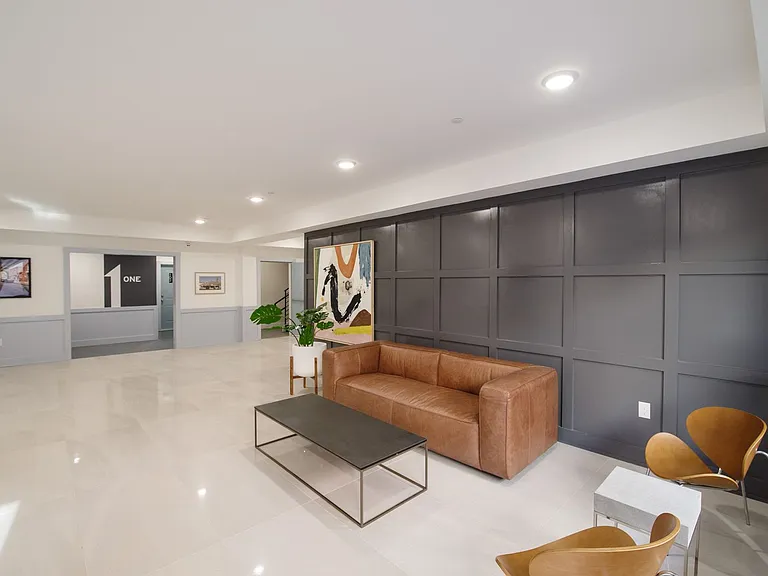 East Main Manayunk Apartments — Photo 32