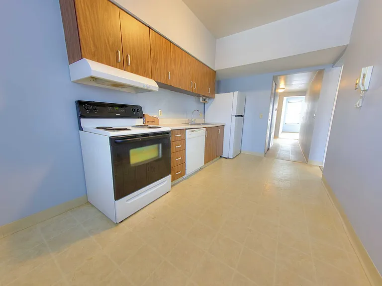 5529 Pershing Ave — Photo 1