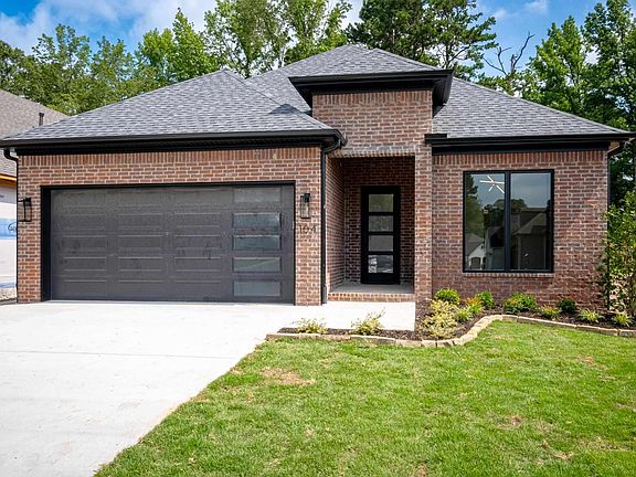 2nd image of 104 Woodlands Park Dr