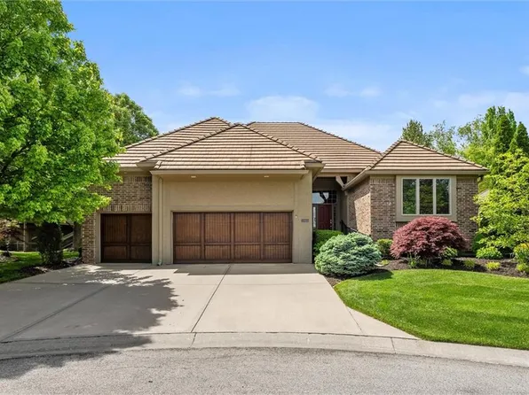11404 El Monte Ct, Leawood, KS 66211