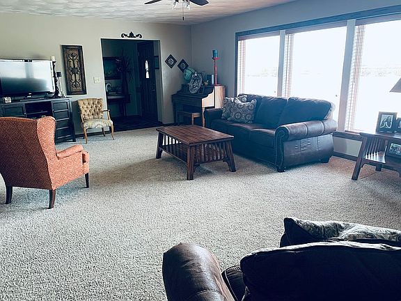 4th image of 306 W Armory Dr