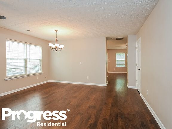 5th image of 156 Village Ct