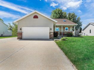 1144 S Perry Pkwy, Oregon, WI 53575