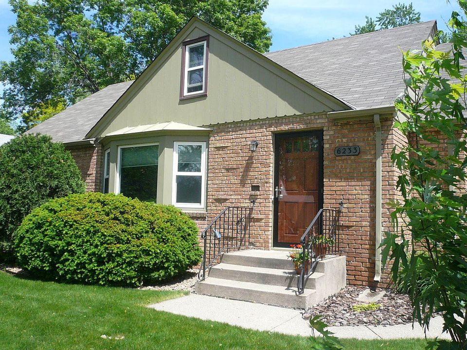 front of house w/new door from MAC