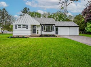 928 Plank Rd, Penfield, NY 14526