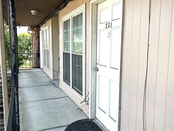 3rd image of 6320 Riverside Dr APT 231