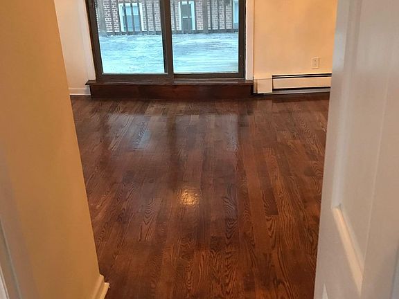 3rd image of 131 Beach 122nd St #J4