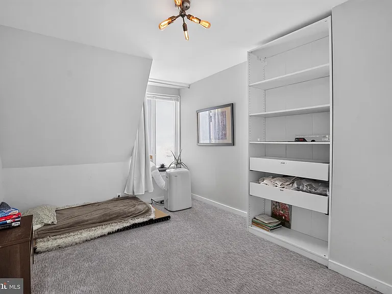 812 Lombard St #4 — Photo 13