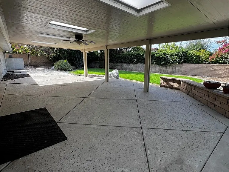 122 W Fairfield Dr — Photo 2
