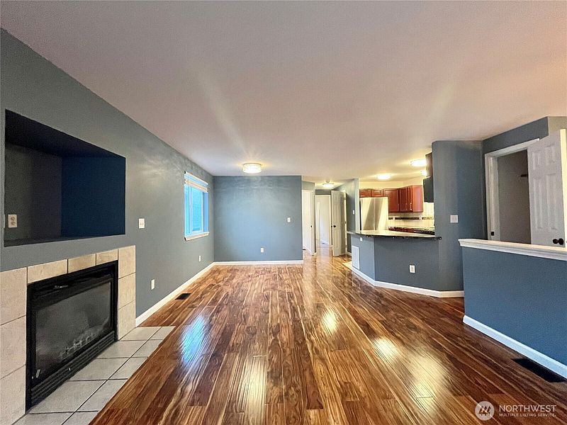 5th image of 10453 1st Avenue SW