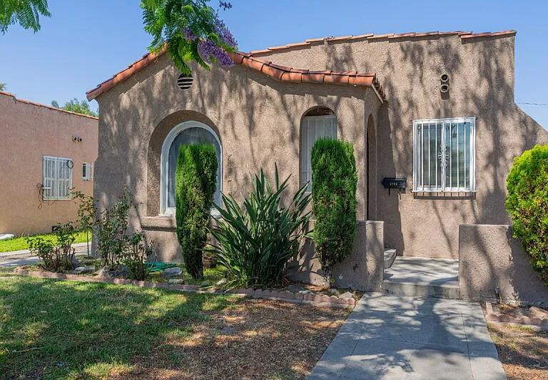 6765 Lemon Ave — Photo 3