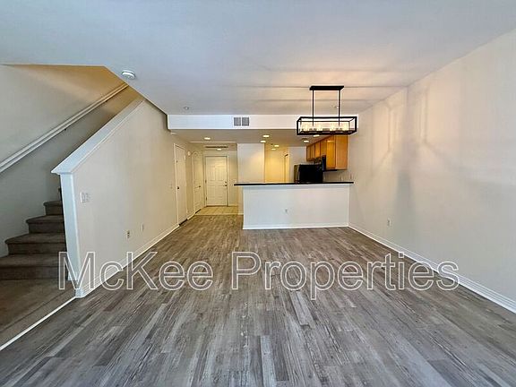 4th image of 1501 India St Unit 204
