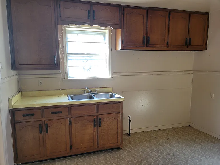 1483 Boxwood St — Photo 4