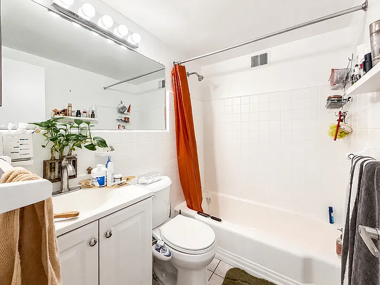 2101 Chestnut St #417 — Photo 13